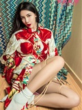 [Toutiao headline goddess] April 8, 2018 Feng Xuejiao 2m white sofa(50)